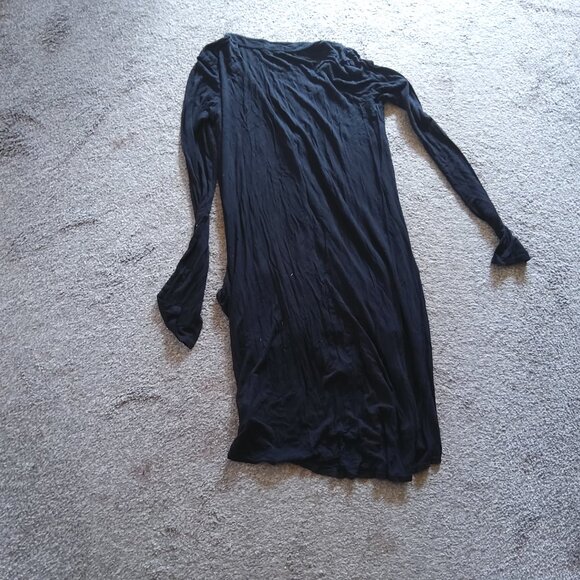 BLACK LONG BUTTON DOWN TOP - Picture 2 of 3